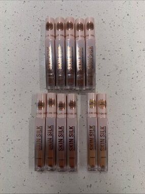Revolution Skin Silk under eye brightener & concealer